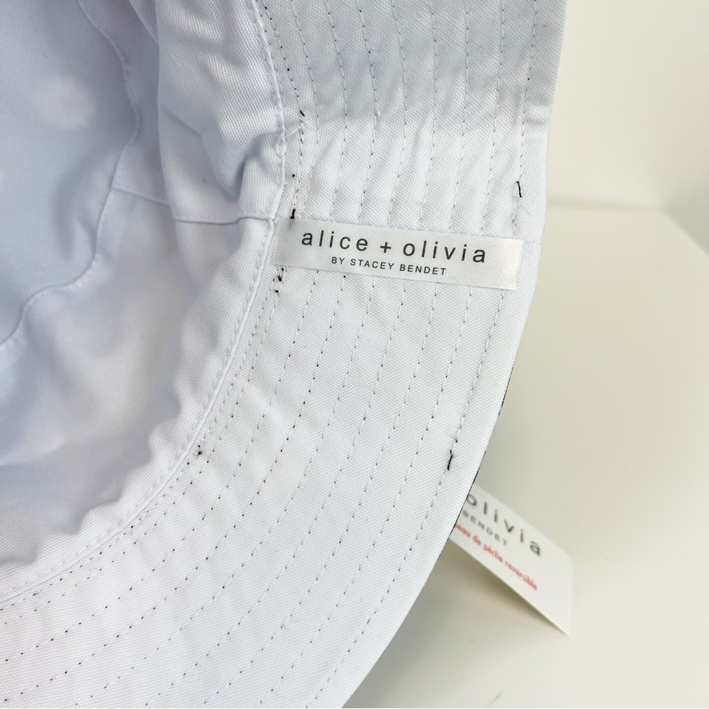NWT Alice + Olivia Reversible Daisy Print Bucket Hat - Picture 6 of 6